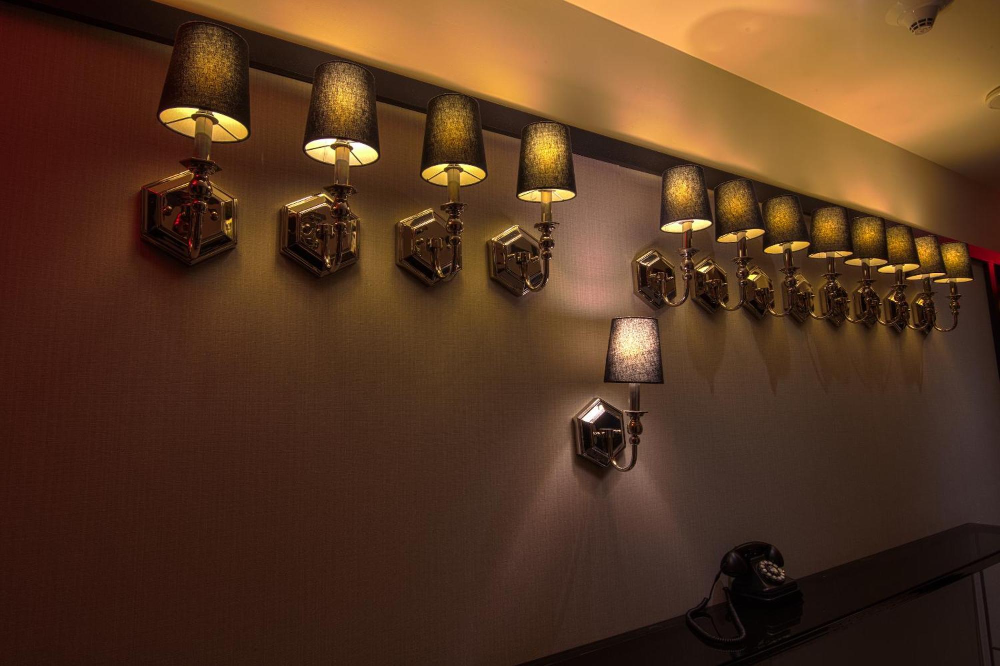 Hotel The Evelyn Nomad Nueva York Exterior foto Wall lights